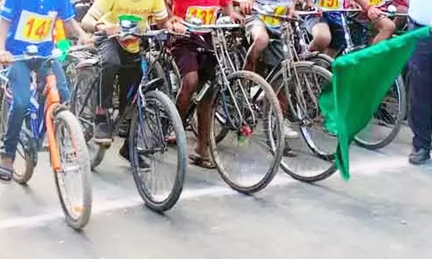 பள்ளி மாணவர்களுக்கு சைக்கிள் போட்டி பள்ளி மாணவர்களுக்கு சைக்கிள் போட்டி