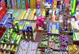 விதிமுறைகளை மீறி இயங்கும் பட்டாசு கடைகள்