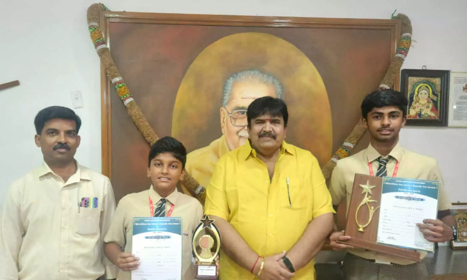 மாநில அளவிலான டென்னிஸ் போட்டிக்கு கிட்ஸ் கிளப் பள்ளி மாணவர்கள் தேர்வு