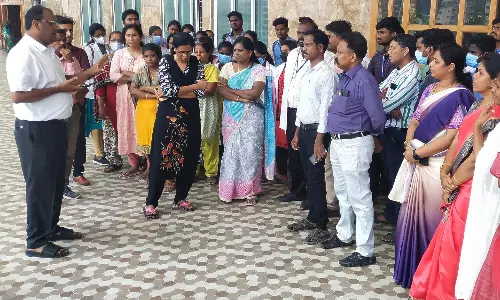 அரசு மருத்துவர்கள் சங்கத்தினர் ஆர்ப்பாட்டம்