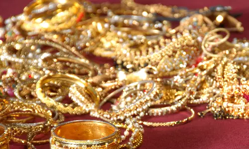 மின்சார வாரிய ஊழியர் வீட்டில் நகை கொள்ளை