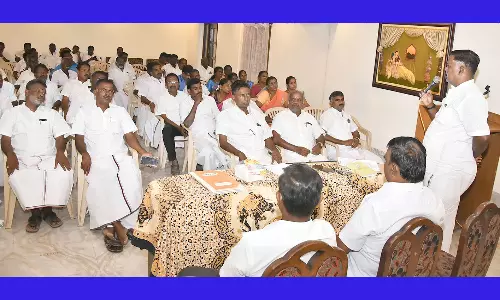 கிராம ஊராட்சிகள் சுயமாக செயல்பட நடவடிக்கை எடுக்க வேண்டும்