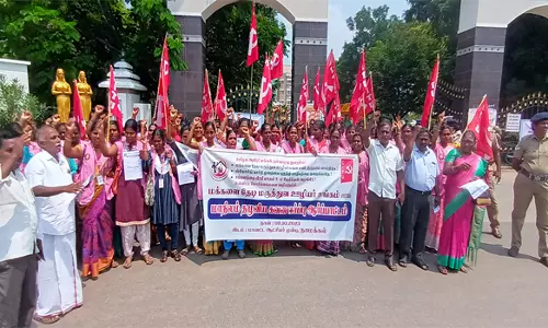 மருத்துவ ஊழியர்கள் ஆர்ப்பாட்டம்