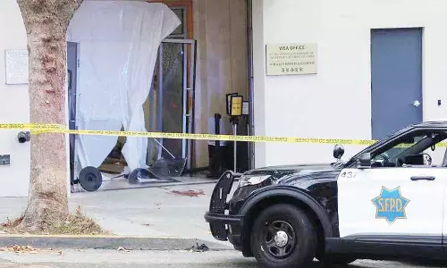 அமெரிக்காவில் சீன தூதரகத்துக்குள் காருடன் புகுந்தவர் சுட்டுக்கொலை