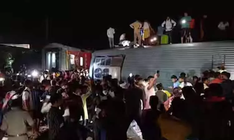 பீகாரில் ரெயில் விபத்து: 4 பேர் பலி? பீகாரில் ரெயில் விபத்து: 4 பேர் பலி?