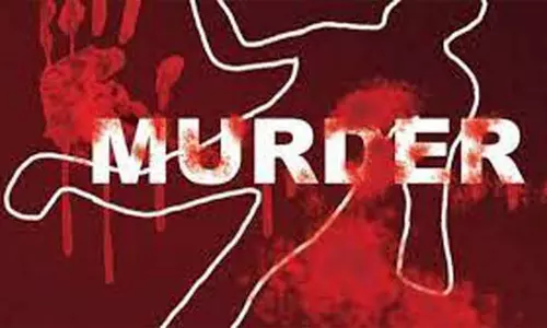 இரும்பு வியாபாரி வெட்டிக்கொலை: 6 பேர் தொடர்ந்து மிரட்டி வந்த நிலையில் பழியை தீர்த்துக்கொண்டனர் - மனைவி பரபரப்பு புகார்