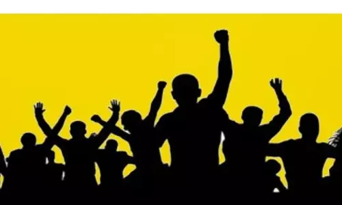 பெரம்பலூரில் அரசு ஊழியர்கள் ஆர்ப்பாட்டம்