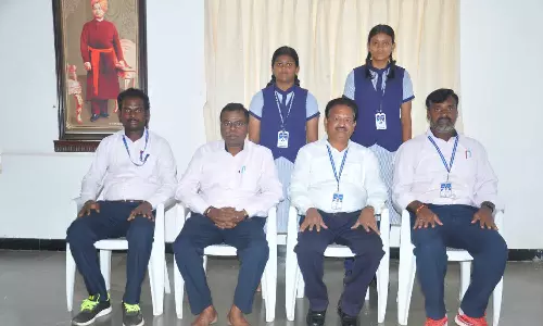 மாநில அளவிலான விளையாட்டு  போட்டிகளில் திருப்பூா் விவேகானந்தா வித்யாலயா பள்ளி மாணவிகள் சாதனை