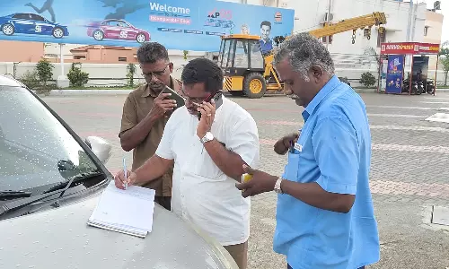 கருமத்தம்பட்டி பஸ் நிலையத்துக்கு வராத 2 அரசு பஸ்களுக்கு அபராதம்