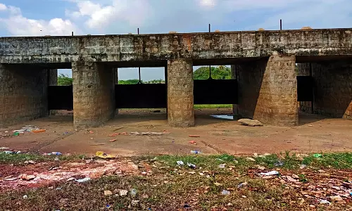 உடன்குடி வட்டார பகுதியில் வறண்டு கிடக்கும் குளங்கள் முழுமையாக நிரப்பப்படுமா? - விவசாயிகள் கோரிக்கை