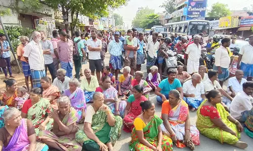 குடிநீரில் கழிவுநீர் கலந்து வருவதை சரி செய்ய கோரிக்கை
