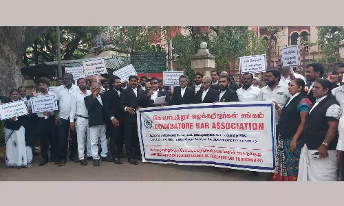 கோவையில் இன்று வக்கீல்கள் கண்டன ஆர்ப்பாட்டம்