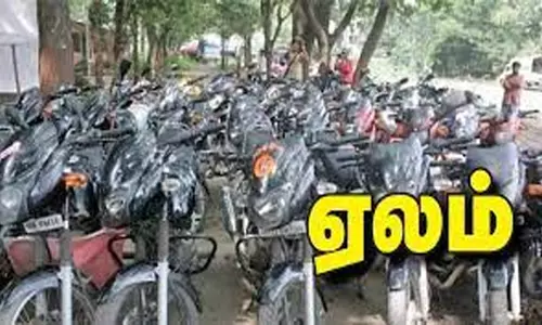 நாமக்கல் ஆயுதப்படை மைதானத்தில்  போலீஸ் வாகனங்கள் பொது ஏலம்