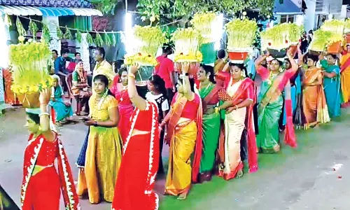 முச்சந்தி மகாகாளியம்மன் கோவிலில் முளைப்பாரி திருவிழா