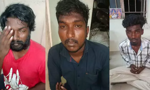 திருப்பூரில் பயங்கர ஆயுதங்களுடன் சுற்றித்திரிந்த 3 பேர் கைது: வாகன சோதனையின் போது போலீசில் சிக்கினர்