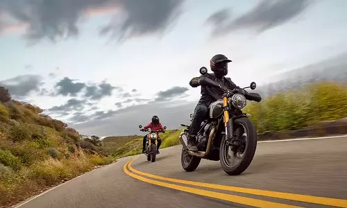 அசத்தல் மாற்றங்களுடன் அறிமுகமான டிரையம்ப் ஸ்கிராம்ப்ளர் 400X