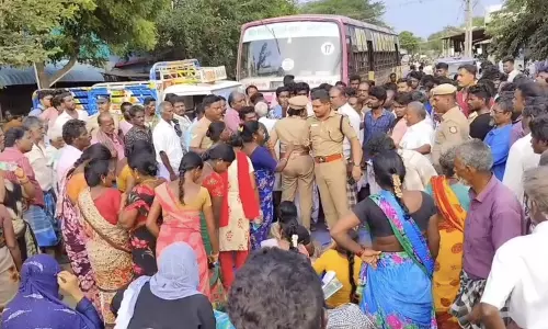 அறந்தாங்கி அருகே பொதுமக்கள் சாலை மறியல்