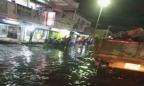பெருமாநல்லூர்- ஊத்துக்குளி பகுதியில் பலத்த மழை