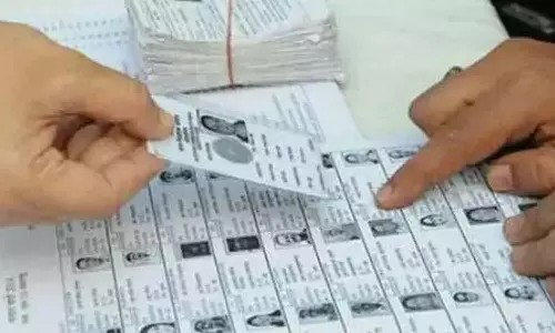 18 வயது பூர்த்தியான  இளைஞர்களை வாக்காளர் பட்டியலில் பெயர் சேர்க்க  வேண்டும் - தேர்தல் ஆணையம் அறிவுறுத்தல்