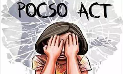 திண்டுக்கல் அருகே  2 பேர் போக்சோ சட்டத்தில் கைது