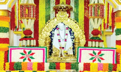 பொற்றையடி ஸ்ரீஷீரடி சாயிபாபா ஆனந்த ஆலயத்தில் ஒளிரூப தரிசனம்