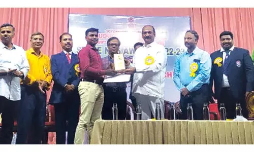 சாரதா கங்காதரன் கல்லூரிக்கு மாநில விருது