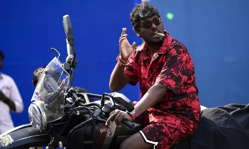 வாயில் சுருட்டுடன் அட்லீ.. வைரலாகும் புகைப்படம்