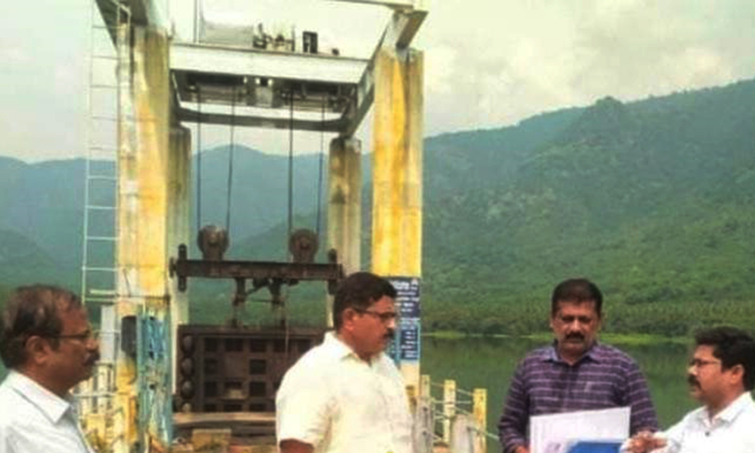 70 அடியை எட்டிய நீர்மட்டம்: மருதாநதி அணையில் பொறியாளர் குழுவினர் ஆய்வு