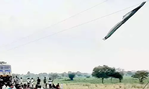 மும்பை ரெயிலை விபத்தில் சிக்க வைக்க சதி: அரியலூர் அருகே ரெயில்வே உயர் அதிகாரிகள் ஆய்வு