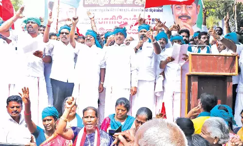 கர்நாடக அரசை கண்டித்து தஞ்சையில் ஐ.ஜே.கே. ஆர்ப்பாட்டம்