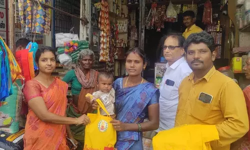 பிளாஸ்டிக் பொருள்களை பயன்படுத்திய 6 கடைகளுக்கு அபராதம் விதிப்பு