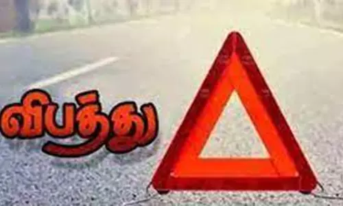 சங்ககிரி அருகே  லாரிகள் மோதல்; டிரைவர் பலி