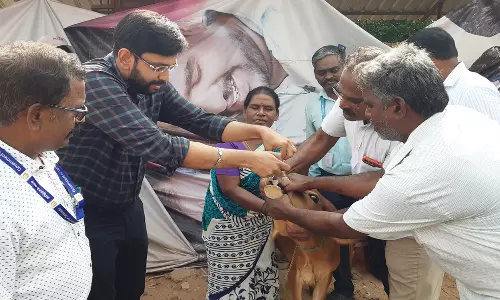 முன்னோடி விவசாயிகளுக்கு பாராட்டு சான்றிதழ்: கலெக்டர் அருண் தம்புராஜ் வழங்கினார்