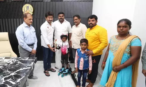 ஸ்கேட்டிங்கில் உலக சாதனை படைத்த  சங்கரன்கோவில் மாணவிக்கு அமைச்சர் உதயநிதி ஸ்டாலின் வாழ்த்து