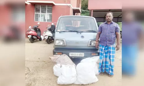 ஆம்னி வேனில் கடத்தப்பட்ட 45 கிலோ போதைபொருட்கள் பறிமுதல்