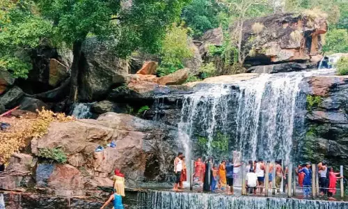 பஞ்சலிங்க அருவியில் நீர்வரத்து அதிகரிப்பு - சுற்றுலா பயணிகள் மகிழ்ச்சி