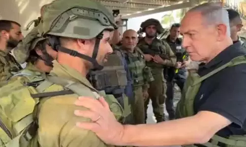 காசா முனையில் இஸ்ரேல் ராணுவத்தினரை நேரில் சந்தித்து பேசிய நெதன்யாகு