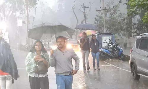 கொடைக்கானலில் விடிய விடிய கனமழை : பொதுமக்கள் இயல்பு வாழ்க்கை பாதிப்பு