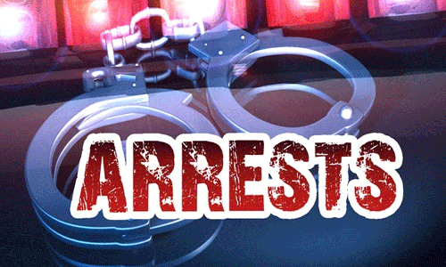 கத்தியை காட்டி பணம் கேட்டு மிரட்டிய 2 வாலிபர்கள் கைது