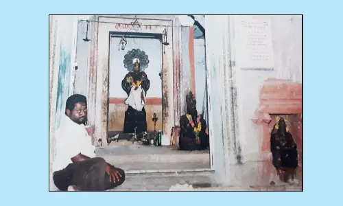 எனது குடும்ப கோவில்-நிலத்தை அபகரிக்க முயற்சி செய்கிறார்கள்-ரஜினி மன்ற பிரமுகர் போலீசில் புகார்