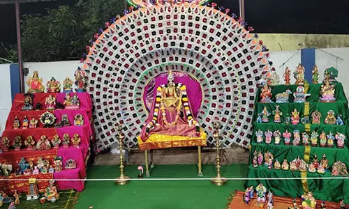 புதுவை கோவில்களில் கொலு வைத்து வழிபாடு