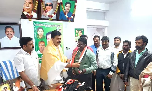 கப்பச்சி வினோத் முன்னிலையில் மாற்றுக்கட்சியினர் அ.தி.மு.க.வில் இணைந்தனர்