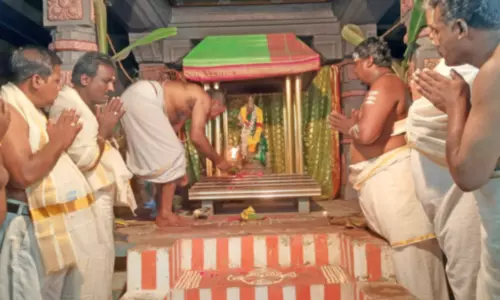 நவராத்திரி திருவிழாவையொட்டி கொலுமண்டபத்தில் எழுந்தருளிய கன்னியாகுமரி பகவதி அம்மன்
