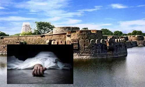 வாலிபரைக் கொன்று கோட்டை அகழியில் பிணம் வீச்சு