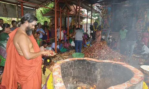 தூத்துக்குடி சித்தர் பீடத்தில் வாராகி அம்மனுக்கு 2025 கிலோ கிழங்கு யாகம்