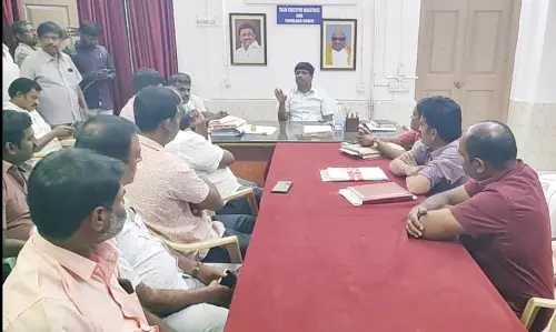 பட்டாசு கடைகள் கட்டாயம் விதிமுறைகளை பின்பற்ற வேண்டும்