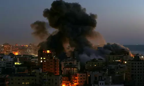 இஸ்ரேலின் டெல் அவிவ் நகரில் ராக்கெட் தாக்குதல் குறித்து சைரன் எச்சரிக்கை