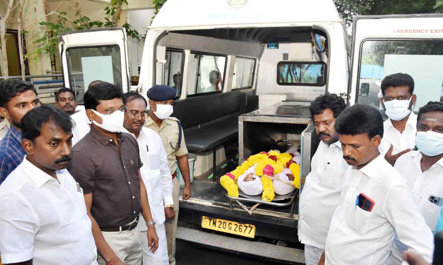 செங்கம் அருகே விபத்தில் பலியான 7 பேர் உடல்கள் பெங்களூருக்கு அனுப்பி வைக்கப்பட்டன