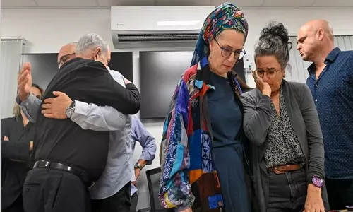 ஹமாஸ் தாக்குதலில் மாயமான, சிறைபிடிக்கப்பட்டோர் குடும்பத்தினரை சந்தித்த இஸ்ரேல் பிரதமர்