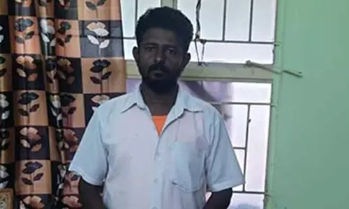 பகண்டை கூட்டு ரோடு அருகே மதுபாட்டில் கடத்தியவர் கைது